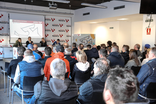Salle de briefing sur le circuit de Navarra avec MPS